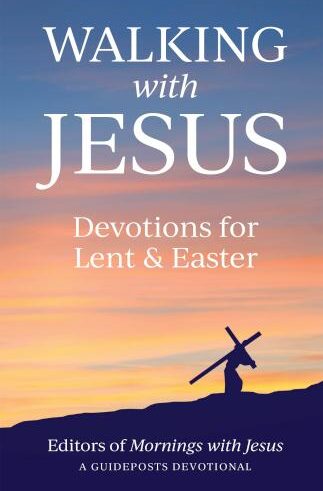 9781965859407 Walking With Jesus Devotions For Lent And Easter